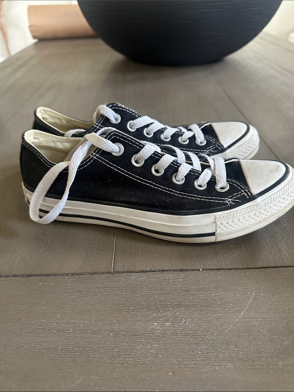Women’s Black Canvas Low-Top Sneakers - Classic Lace-Up Style
